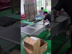 防水ETFE表面と最大23.5%のソーラーパネル効率の2倍折り式ソーラーチャージャー